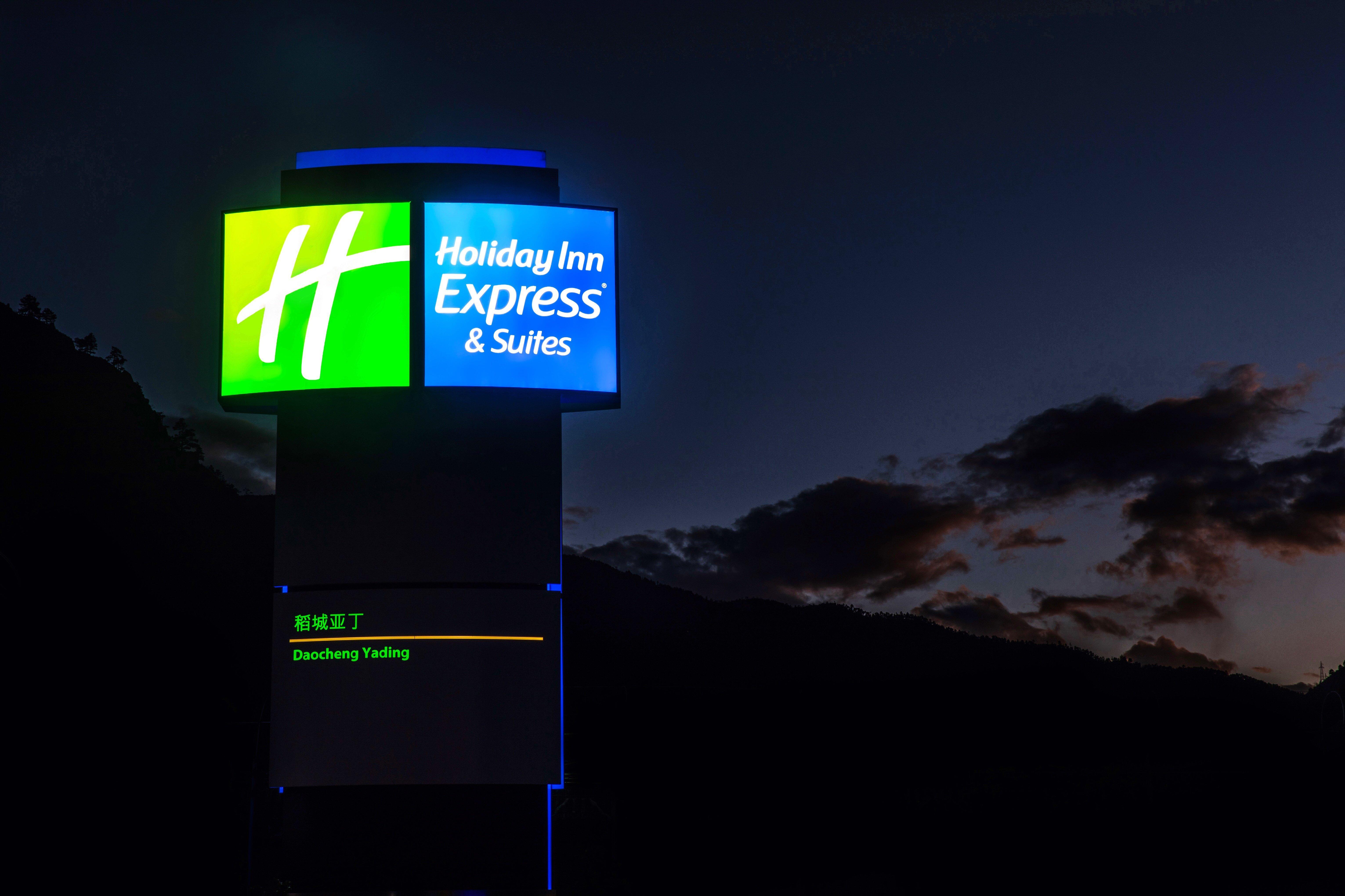 Holiday Inn Express Daocheng Yading, An Ihg Hotel Dış mekan fotoğraf