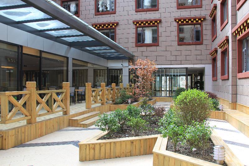 Holiday Inn Express Daocheng Yading, An Ihg Hotel Dış mekan fotoğraf